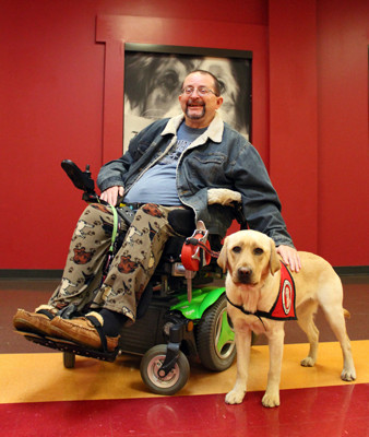 Dennis Prothero & Mobility Assist Dog Summer (22) - HL-web